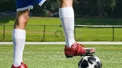 曹格11岁女儿Grace新照流出，挑战高跟鞋造型趣味十足