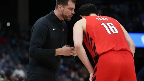 费城主场大战：NBA连胜专家看大乐透期号质合前区十码